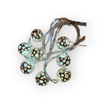 Arany gömb égősor