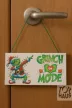 Grinch fa tábla12x22cm