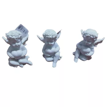 Angyal figura szívvel