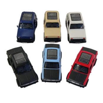 Lada többféle színben 2 típus